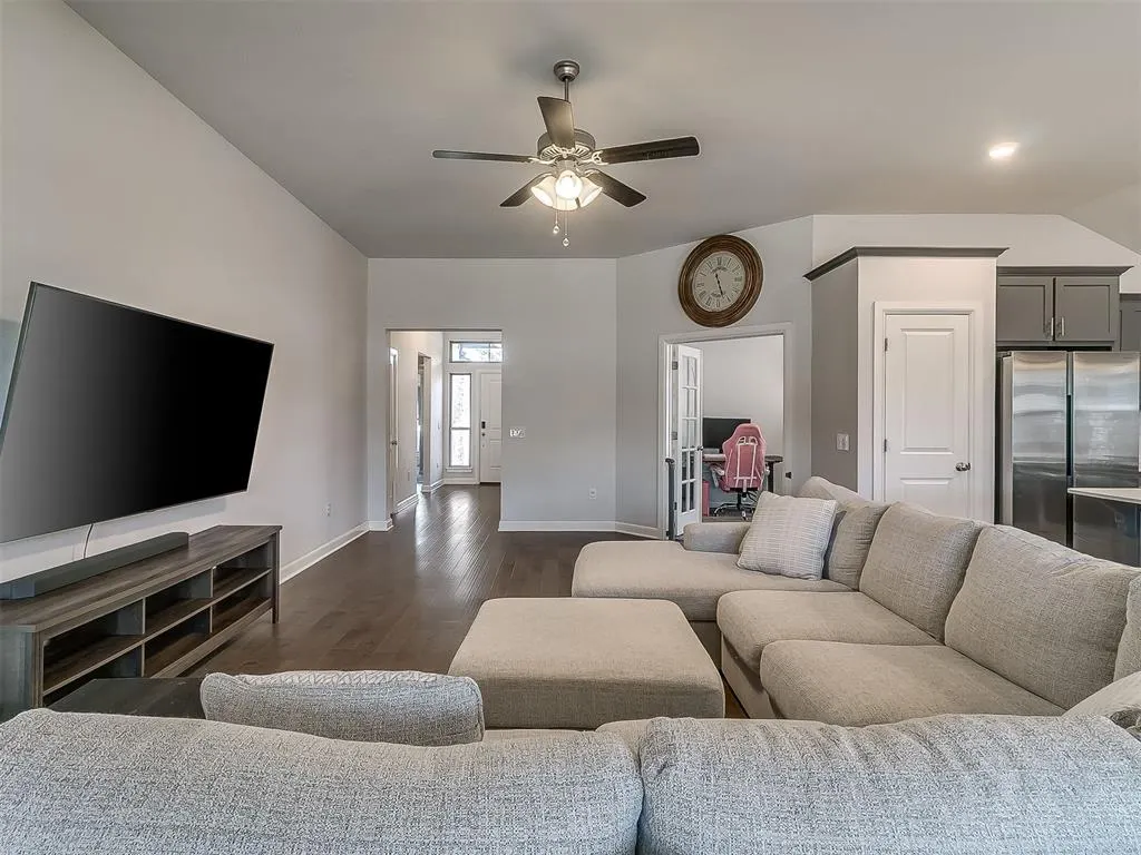 Photo 7 — 469 Nest Circle, Yukon, OK 73099