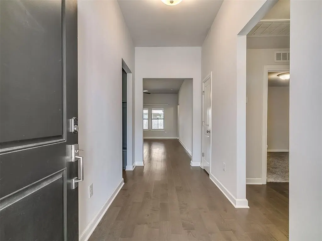 Photo 9 — 469 Nest Circle, Yukon, OK 73099