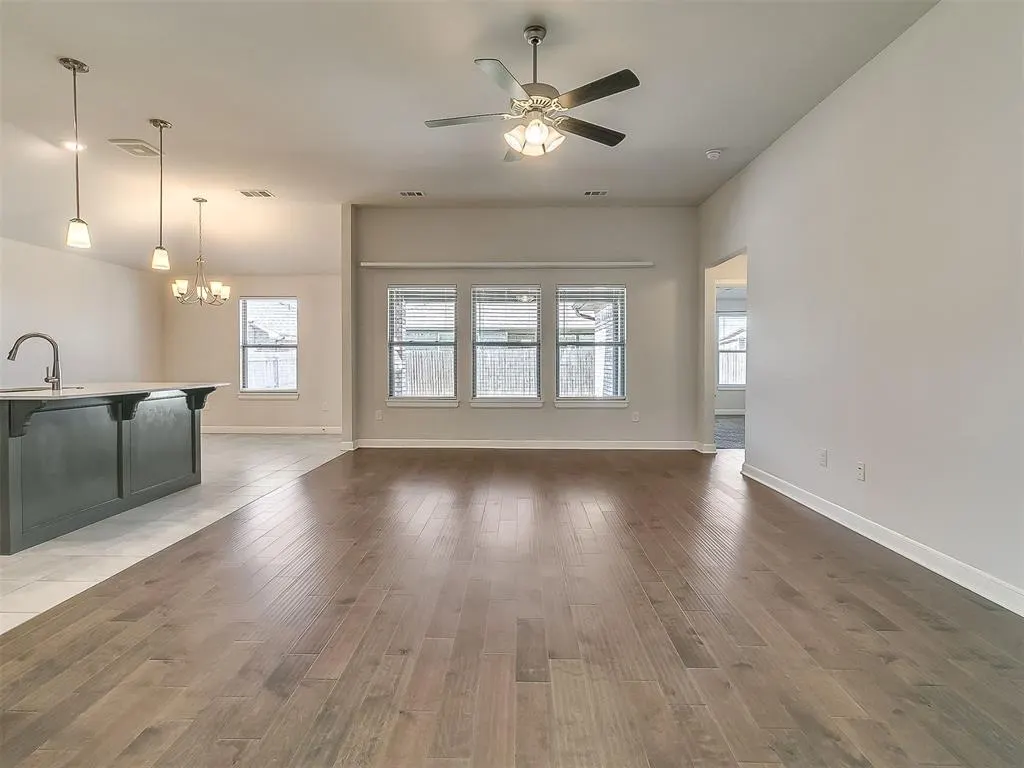 Photo 11 — 469 Nest Circle, Yukon, OK 73099