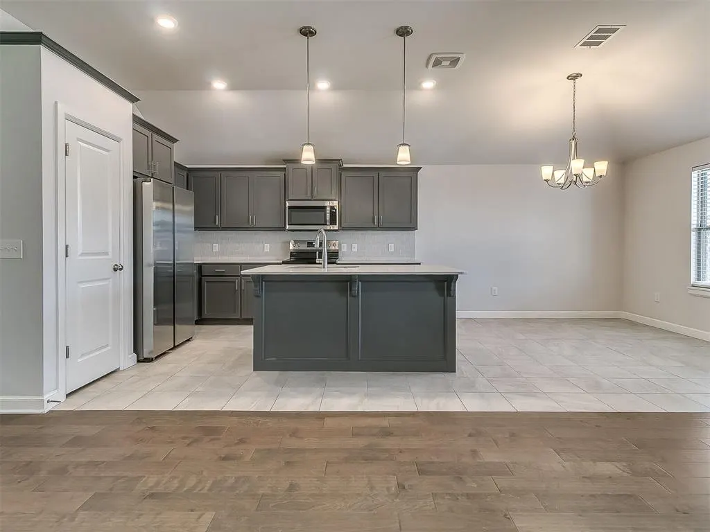 Photo 16 — 469 Nest Circle, Yukon, OK 73099