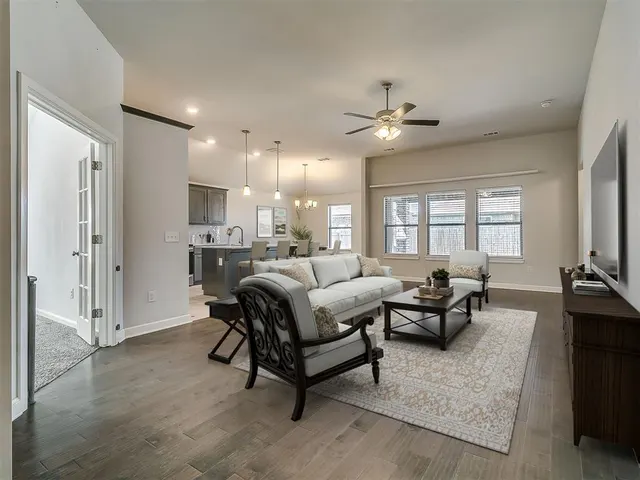 Photo 3 — 469 Nest Circle, Yukon, OK 73099