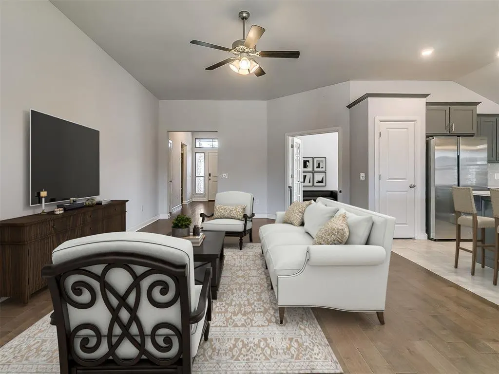 Photo 4 — 469 Nest Circle, Yukon, OK 73099
