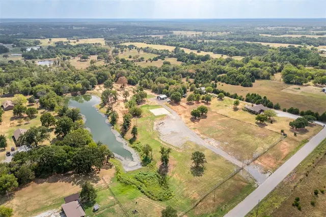 Photo 3 — 3254 E Highland Street, Tecumseh, OK 74873