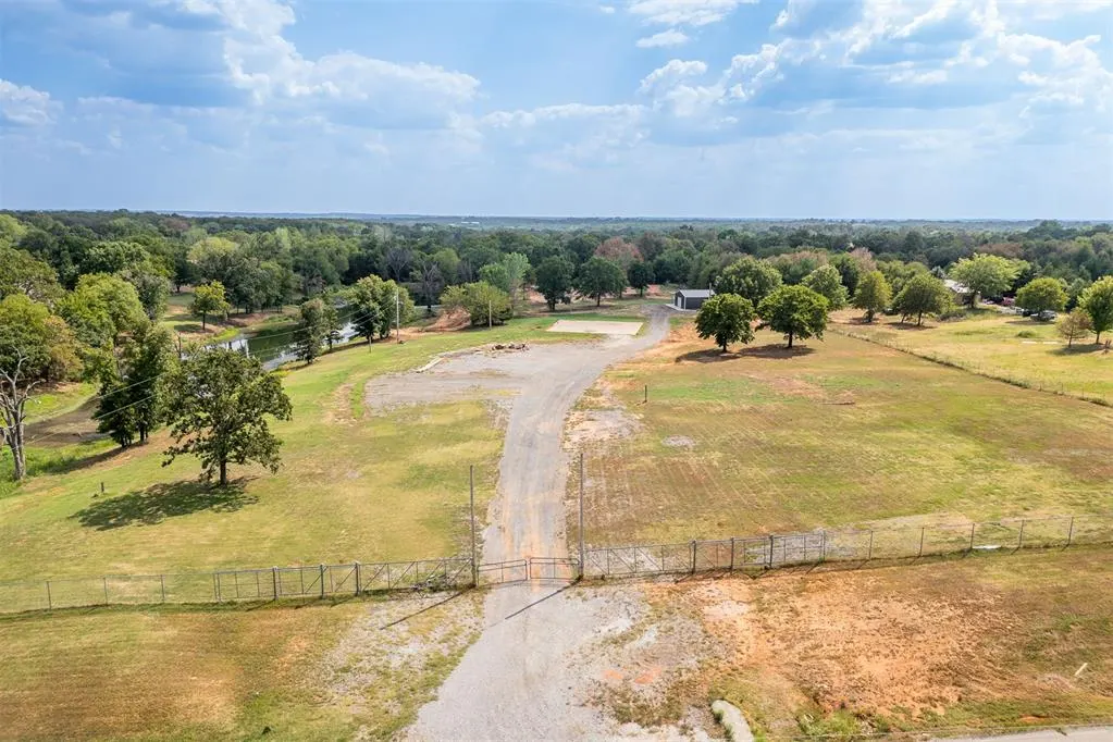 Photo 4 — 3254 E Highland Street, Tecumseh, OK 74873