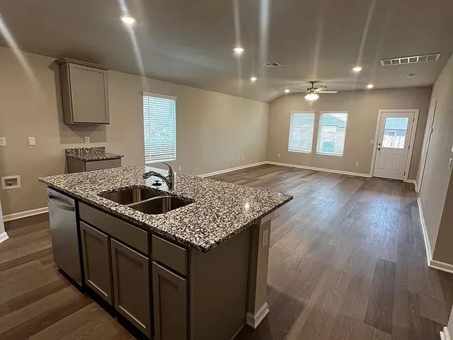 Photo 3 — 10501 SW 41st Street, Mustang, OK 73064