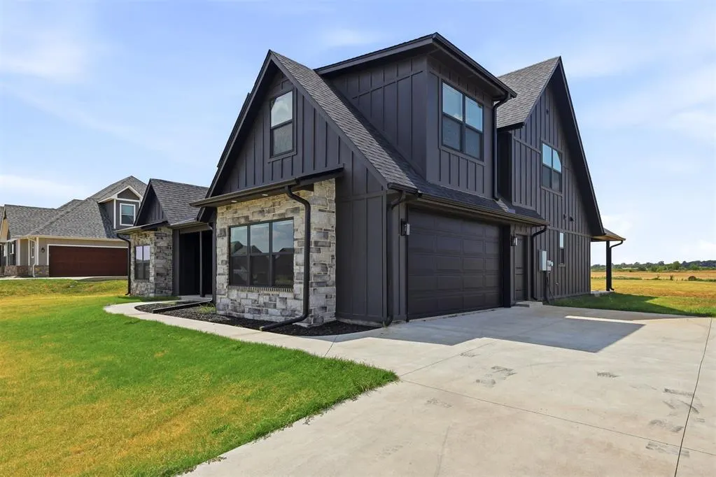 Photo 3 — 11588 Carefree Ln Lane, Shawnee, OK 74804