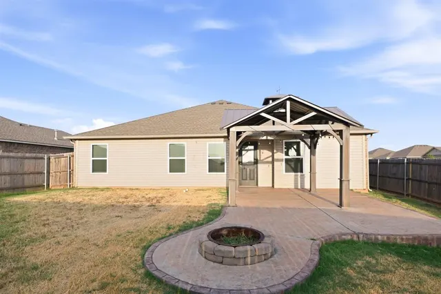 Photo 2 — 1016 N Scouts Court Way, Mustang, OK 73064