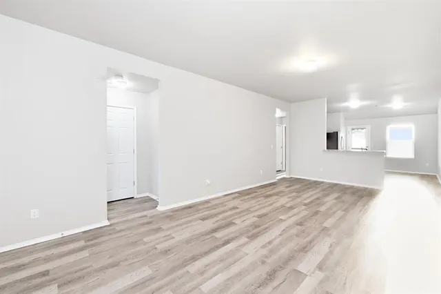 Photo 3 — 1016 N Scouts Court Way, Mustang, OK 73064