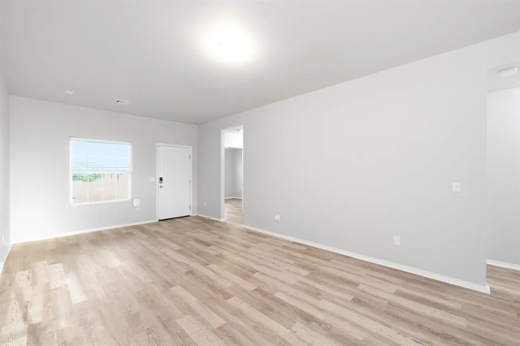 Photo 4 — 1016 N Scouts Court Way, Mustang, OK 73064
