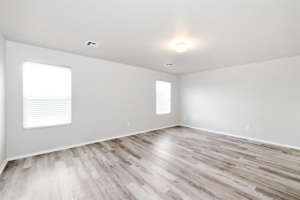 Photo 8 — 1016 N Scouts Court Way, Mustang, OK 73064