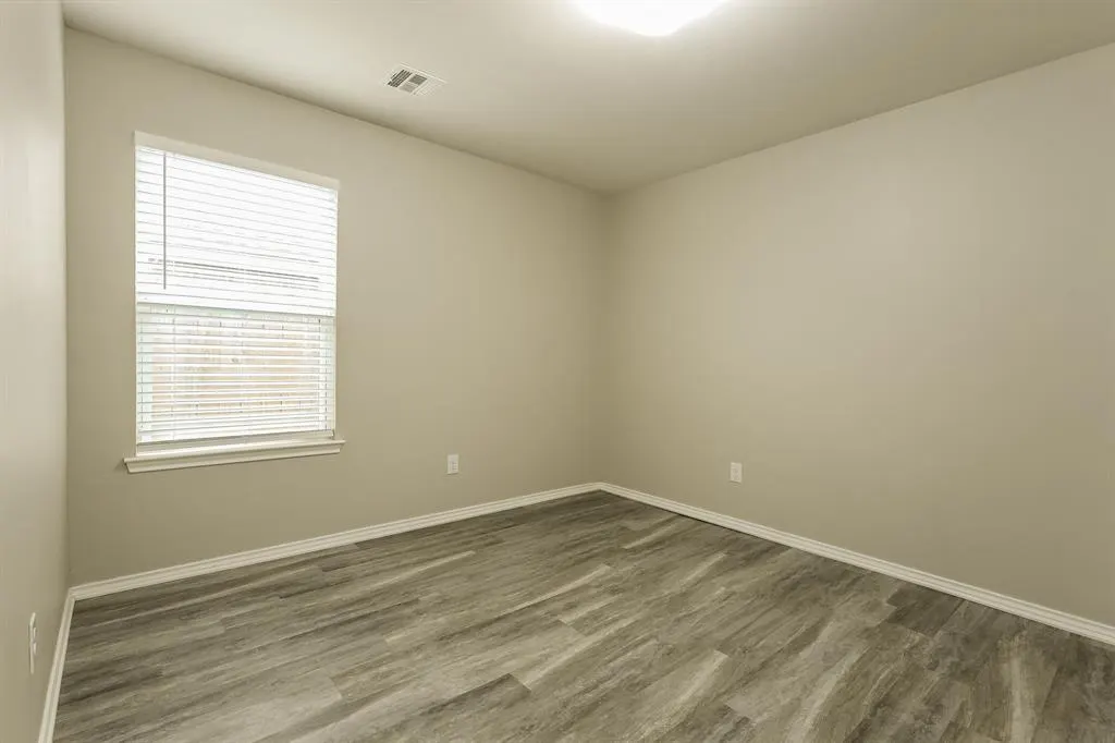 Photo 11 — 518 Crystal Lane, Tuttle, OK 73089