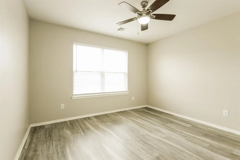 Photo 12 — 518 Crystal Lane, Tuttle, OK 73089