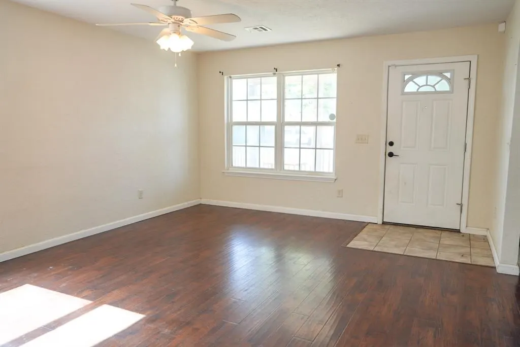 Photo 2 — 913 SW 16th Street, Moore, OK 73160
