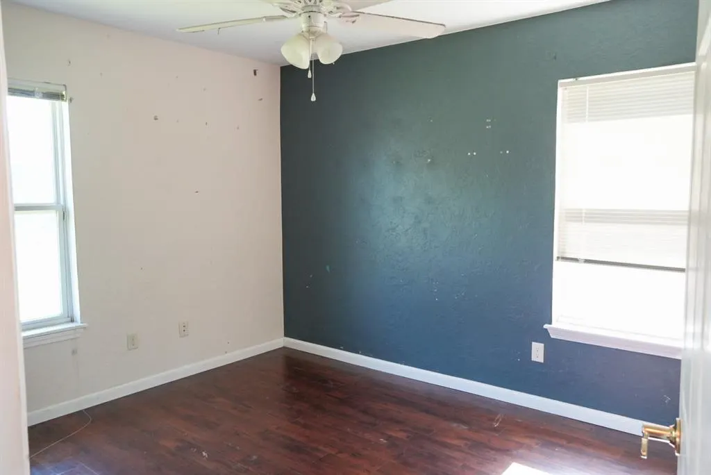 Photo 8 — 913 SW 16th Street, Moore, OK 73160