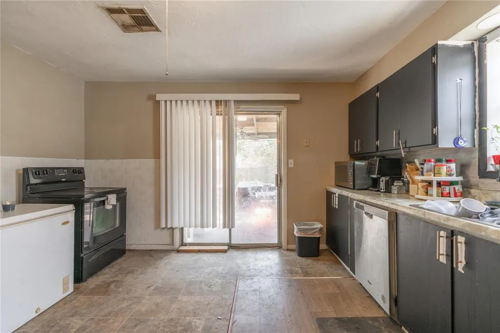 Photo 4 — 408 Elm Street, Midwest City, OK 73110