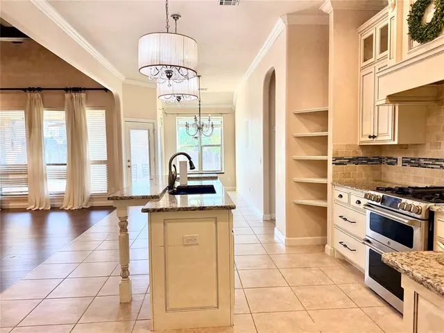 Photo 4 — 17100 Barcelona Drive, Oklahoma City, OK 73170