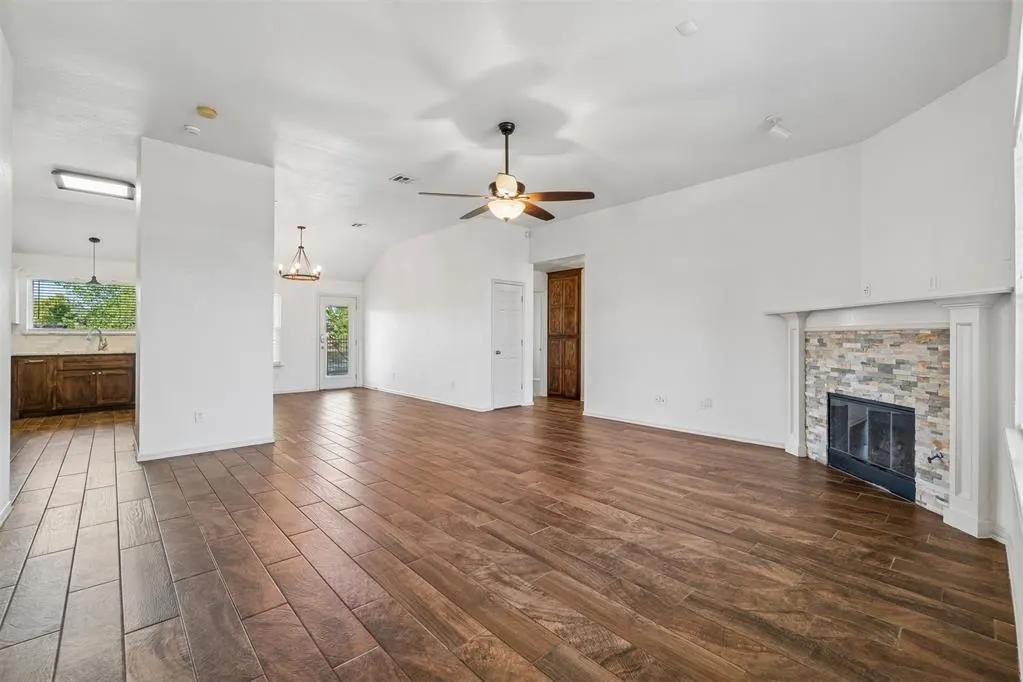 Photo 2 — 15921 Katie Ridge Drive, Edmond, OK 73013