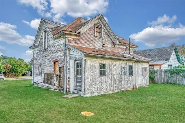 Photo 4 — 309 E Walnut Street, Altus, OK 73521