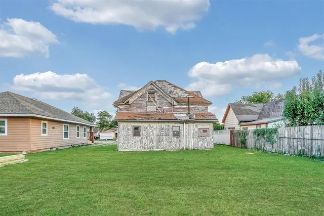 Photo 5 — 309 E Walnut Street, Altus, OK 73521