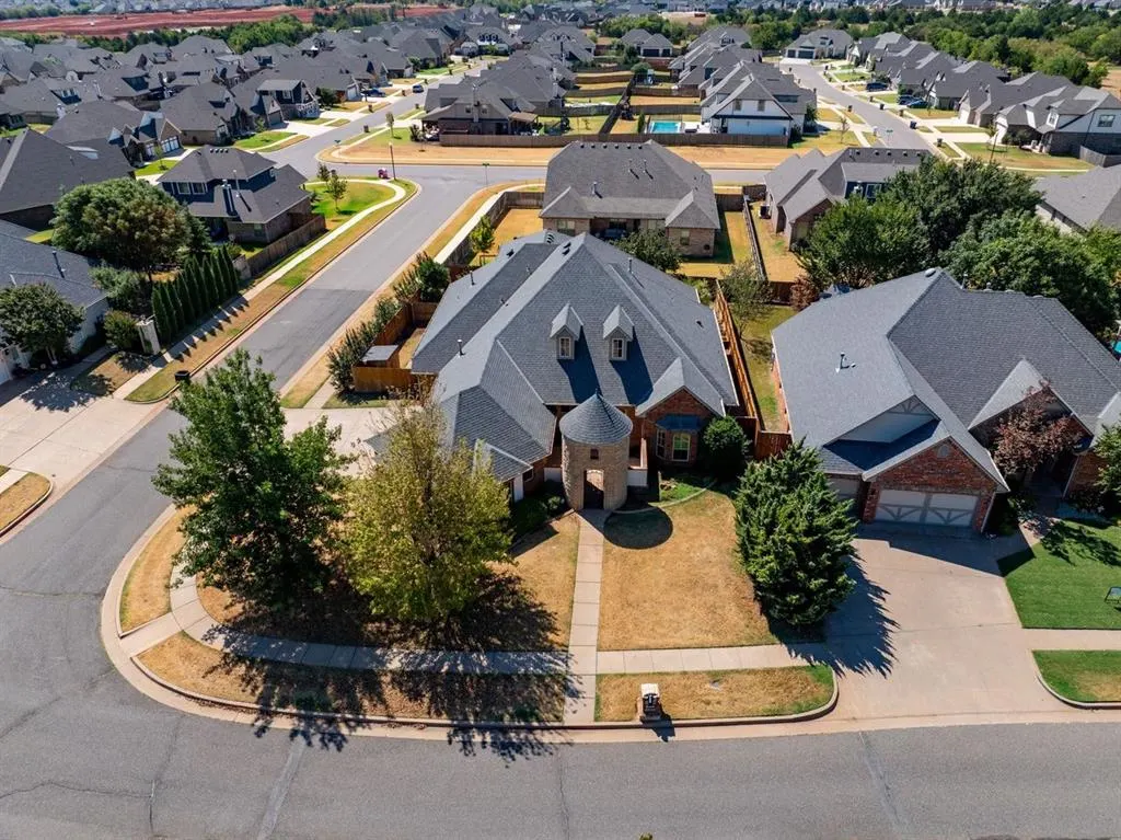 Photo 3 — 5700 NW 160th Street, Edmond, OK 73013