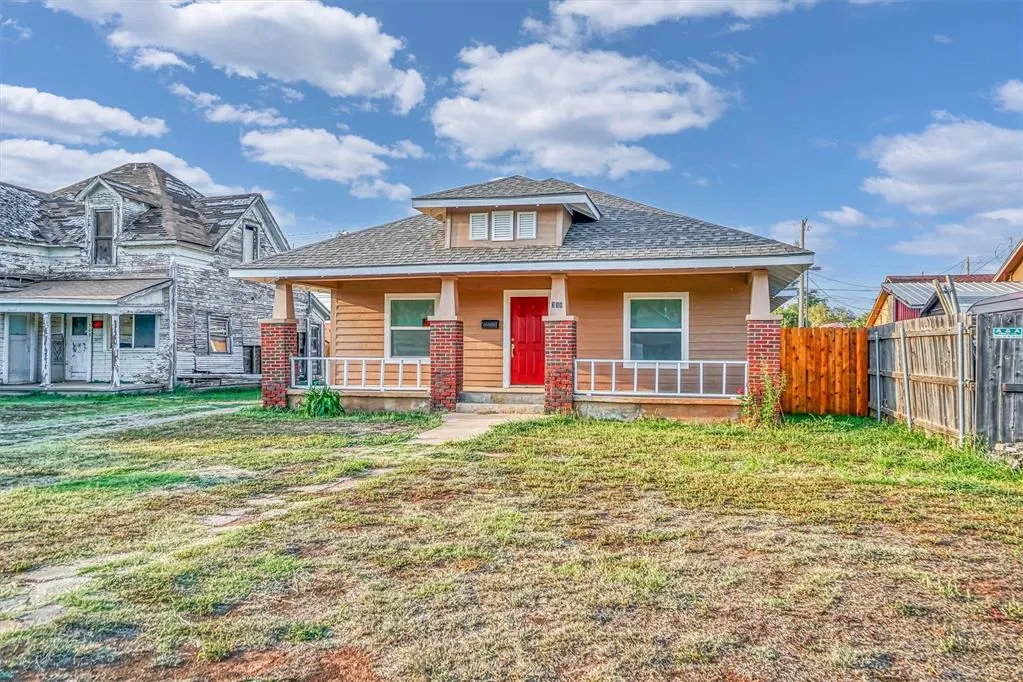 Photo 3 — 311 E Walnut Street, Altus, OK 73521