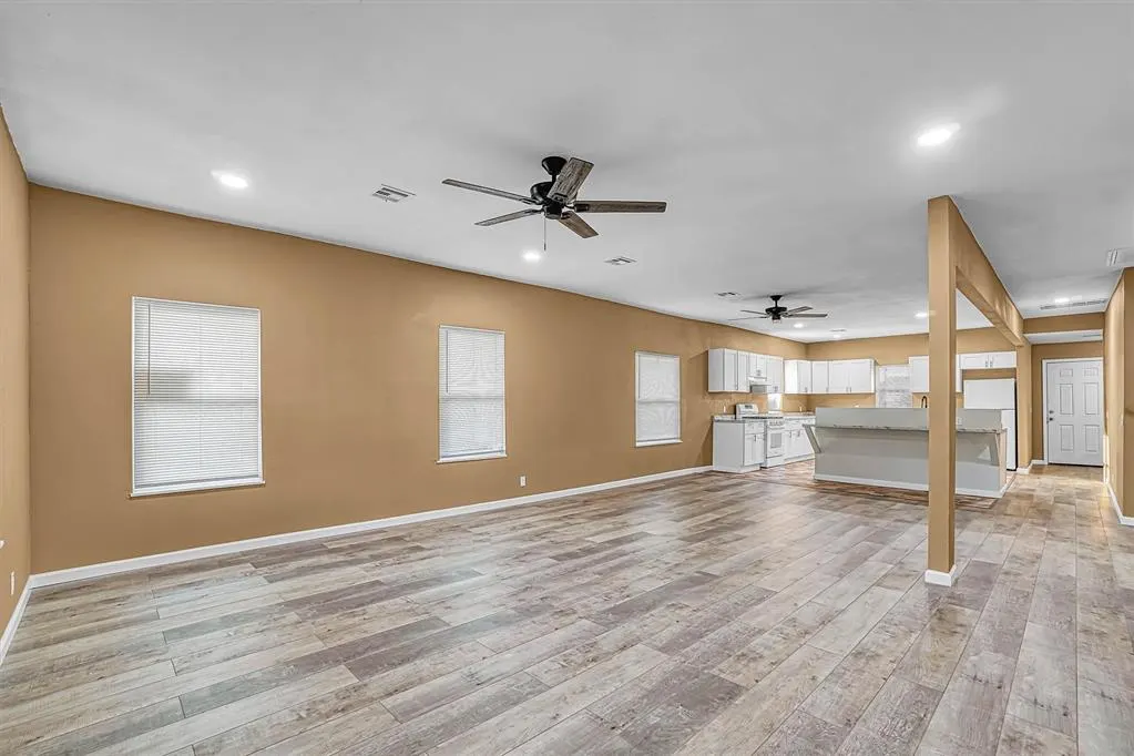 Photo 7 — 311 E Walnut Street, Altus, OK 73521