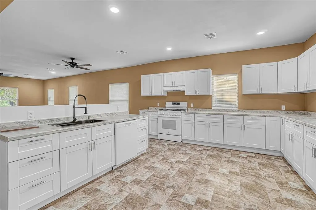 Photo 10 — 311 E Walnut Street, Altus, OK 73521