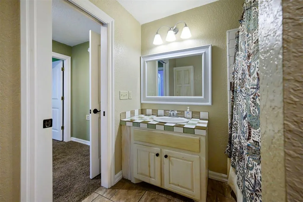 Photo 25 — 611 W Circle Drive, Broken Bow, OK 74728