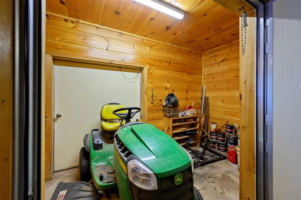 Photo 33 — 611 W Circle Drive, Broken Bow, OK 74728