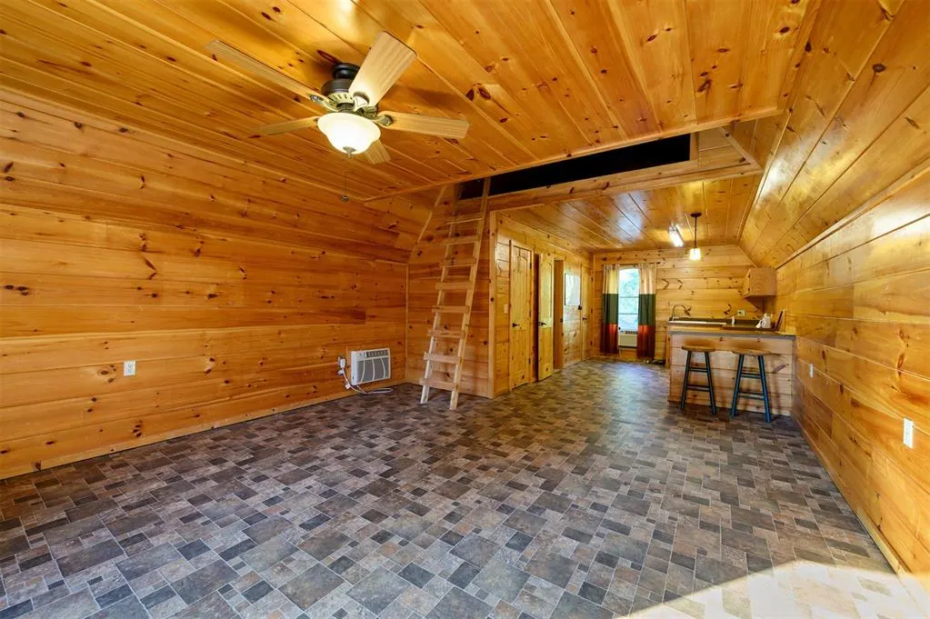 Photo 36 — 611 W Circle Drive, Broken Bow, OK 74728