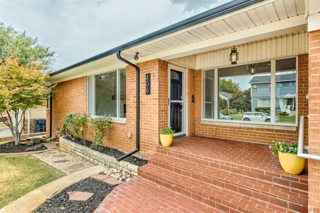Photo 2 — 406 NW 45th Street, Oklahoma City, OK 73118