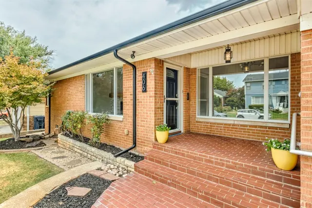 Photo 2 — 406 NW 45th Street, Oklahoma City, OK 73118