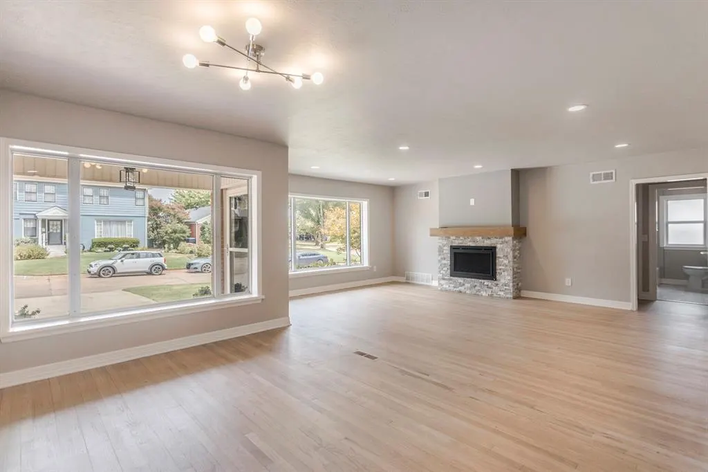 Photo 7 — 406 NW 45th Street, Oklahoma City, OK 73118