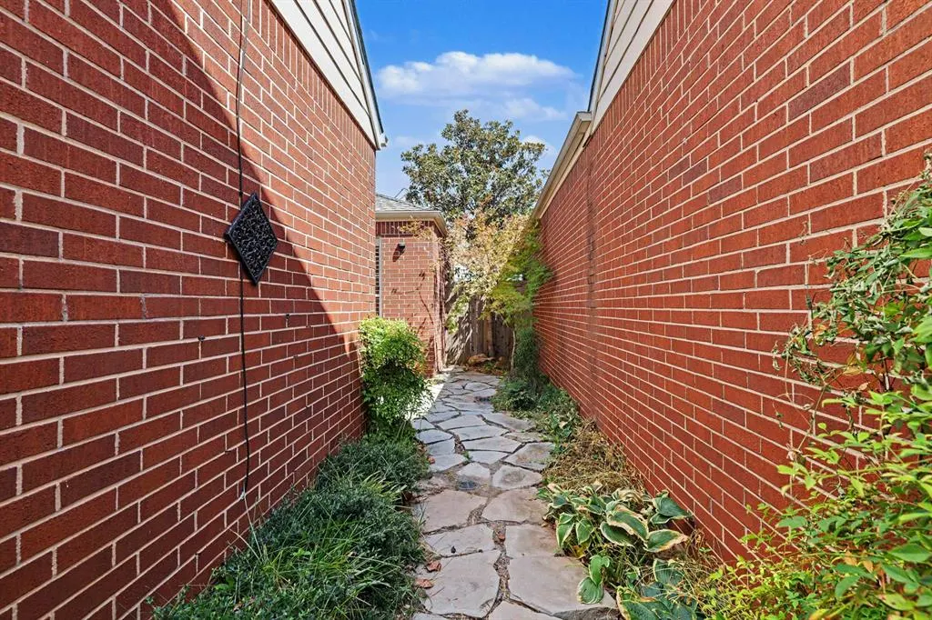 Photo 4 — 8616 N May Avenue 30B, Oklahoma City, OK 73120
