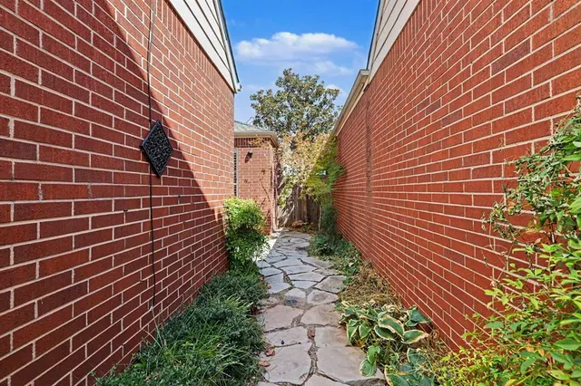 Photo 4 — 8616 N May Avenue 30B, Oklahoma City, OK 73120