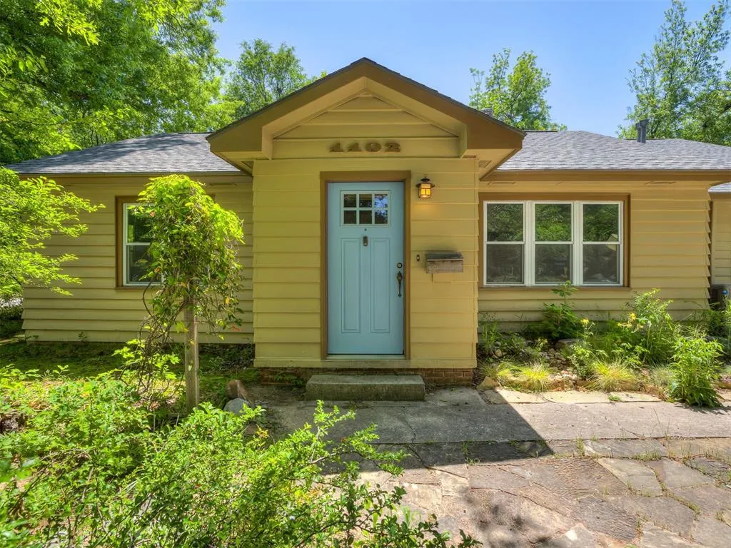 Front exterior — 1102 McNamee Street, Norman, OK 73069