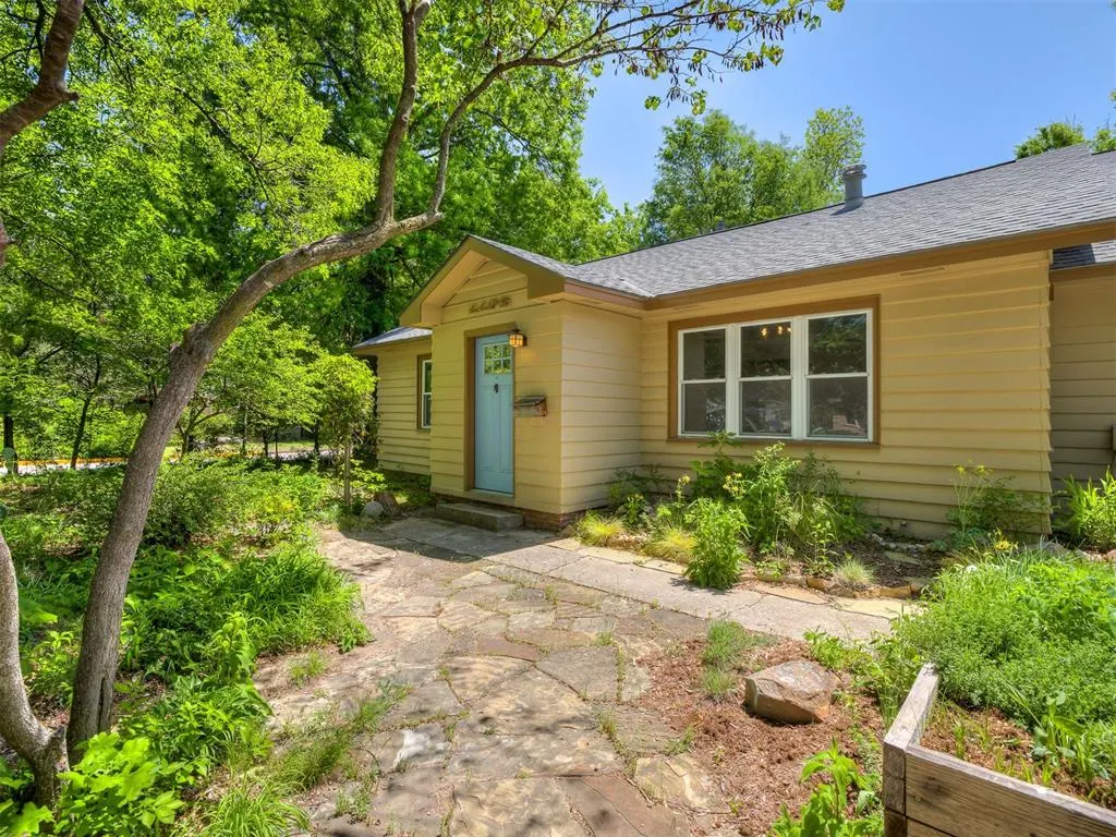 Photo 2 — 1102 McNamee Street, Norman, OK 73069