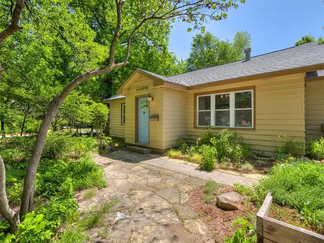 Photo 2 — 1102 McNamee Street, Norman, OK 73069