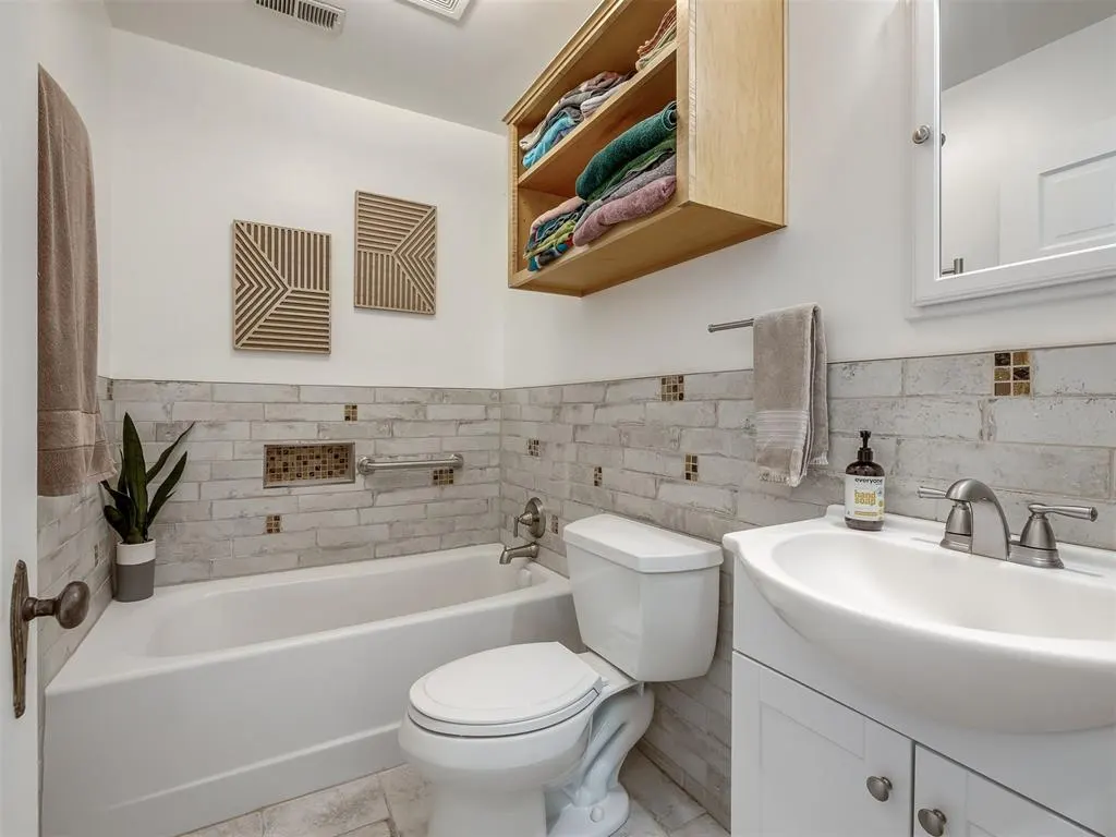 Photo 25 — 1102 McNamee Street, Norman, OK 73069
