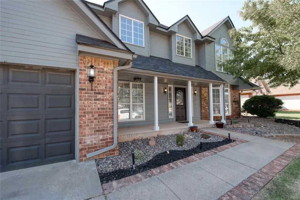Photo 2 — 15401 Summit Parke Drive, Edmond, OK 73013