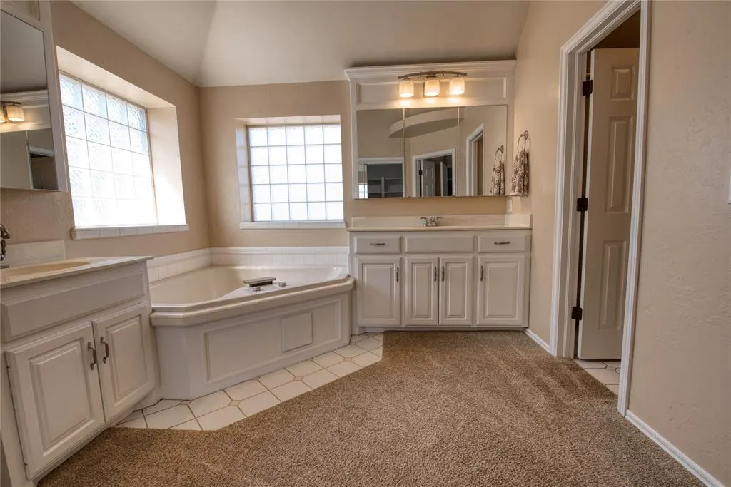 Photo 17 — 15401 Summit Parke Drive, Edmond, OK 73013