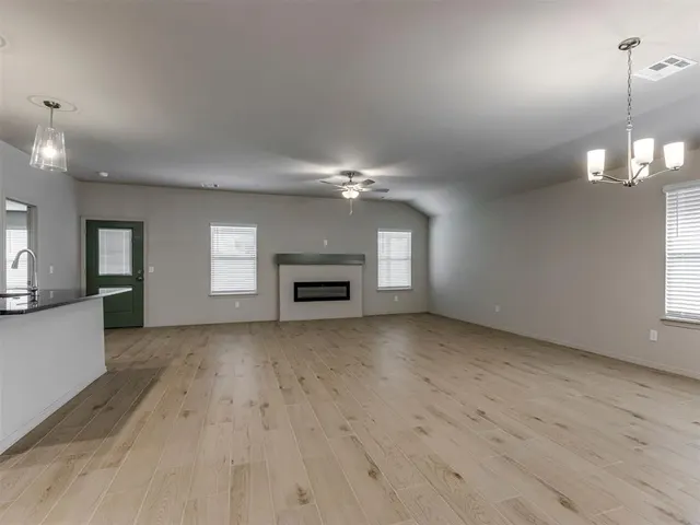 Photo 7 — 10645 SW 18th Street, Yukon, OK 73099