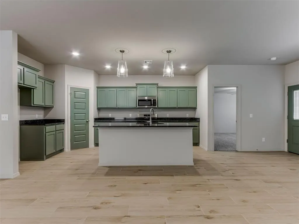 Photo 12 — 10645 SW 18th Street, Yukon, OK 73099