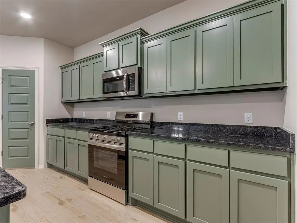 Photo 14 — 10645 SW 18th Street, Yukon, OK 73099