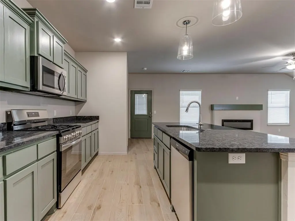 Photo 15 — 10645 SW 18th Street, Yukon, OK 73099