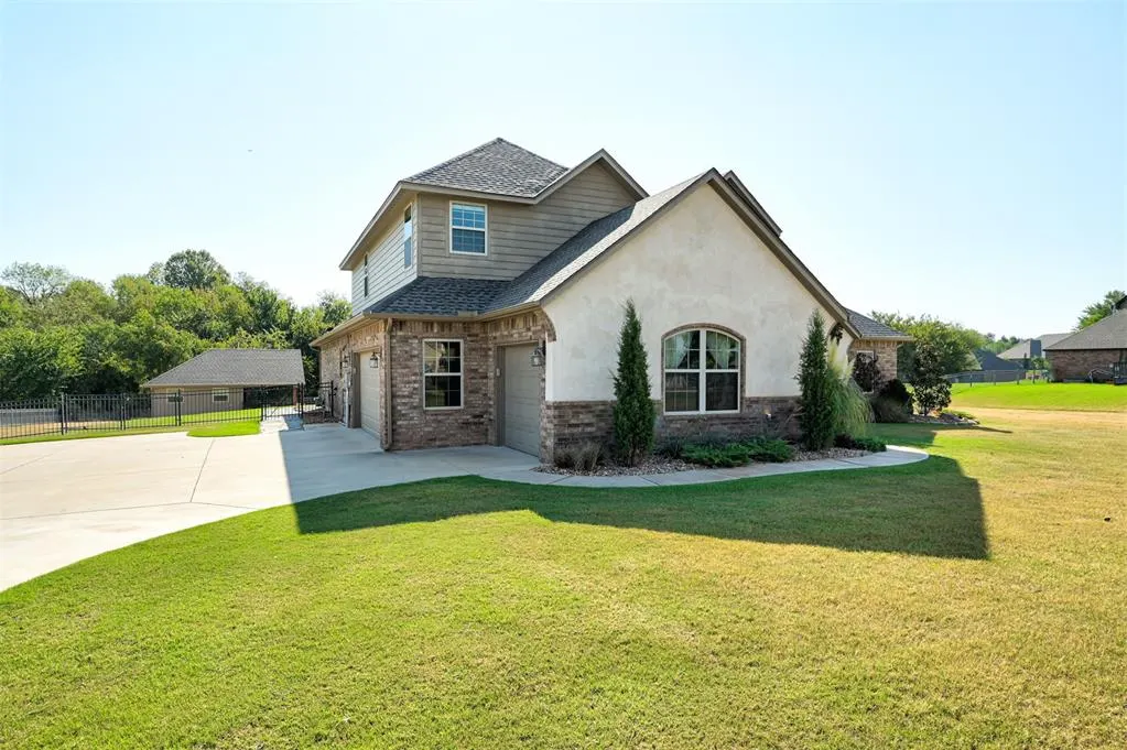Photo 3 — 13460 Ridge Circle, Edmond, OK 73025