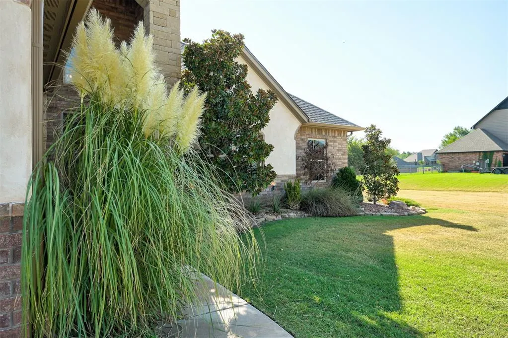 Photo 4 — 13460 Ridge Circle, Edmond, OK 73025