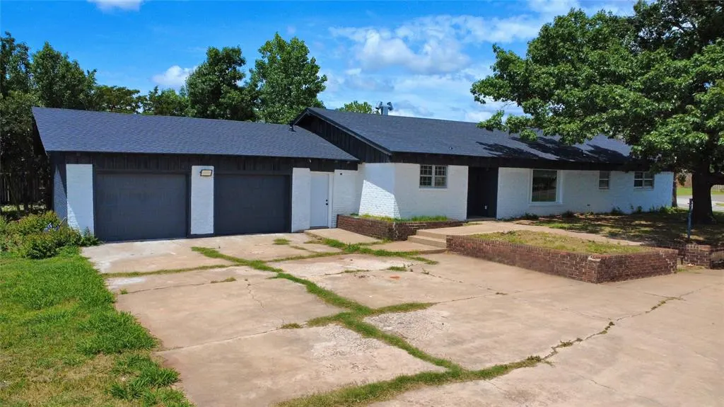 Front exterior — 2 NW 36th Street, Lawton, OK 73505