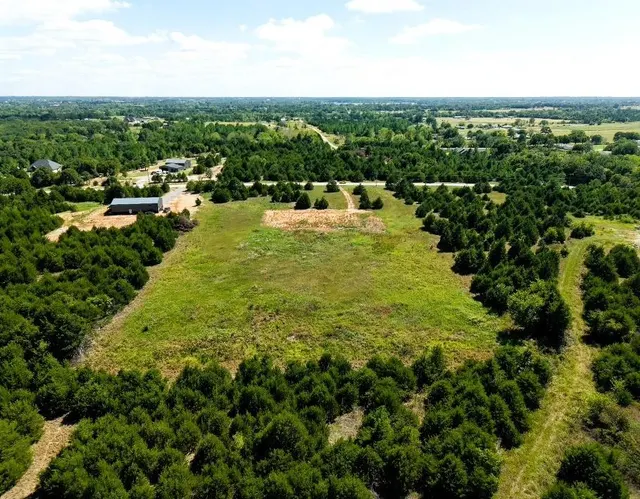 Photo 3 — 106 Pearl Lane, Bethel Acres, OK 74801