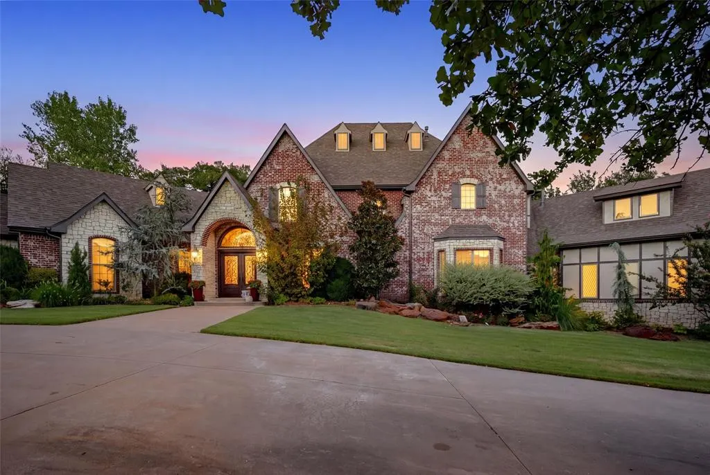 Photo 2 — 2300 Redbud Canyon Drive, Edmond, OK 73034